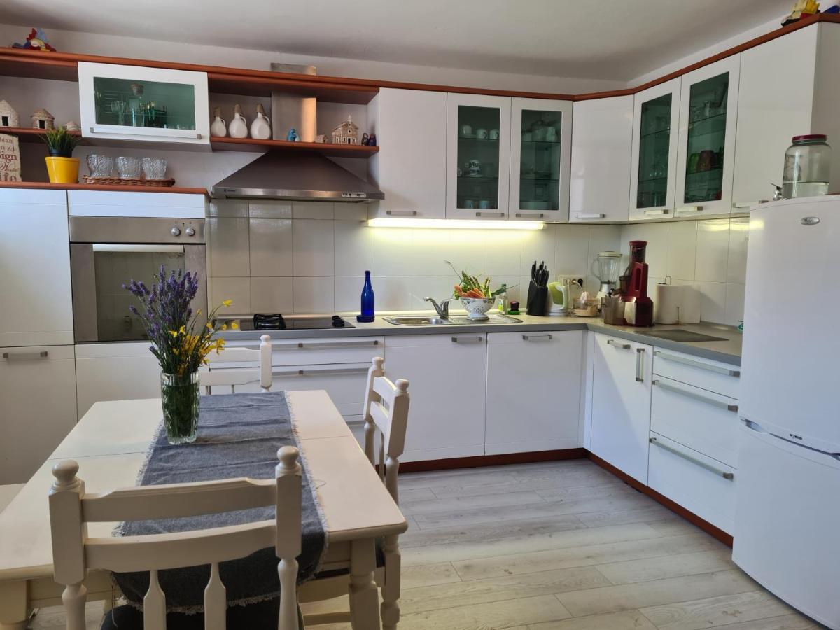 Apartmani Zuban Primosten Bagian luar foto
